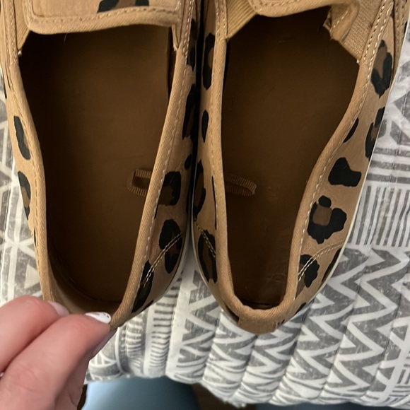 Cheetah Print Sneakers - Picture 4 of 4